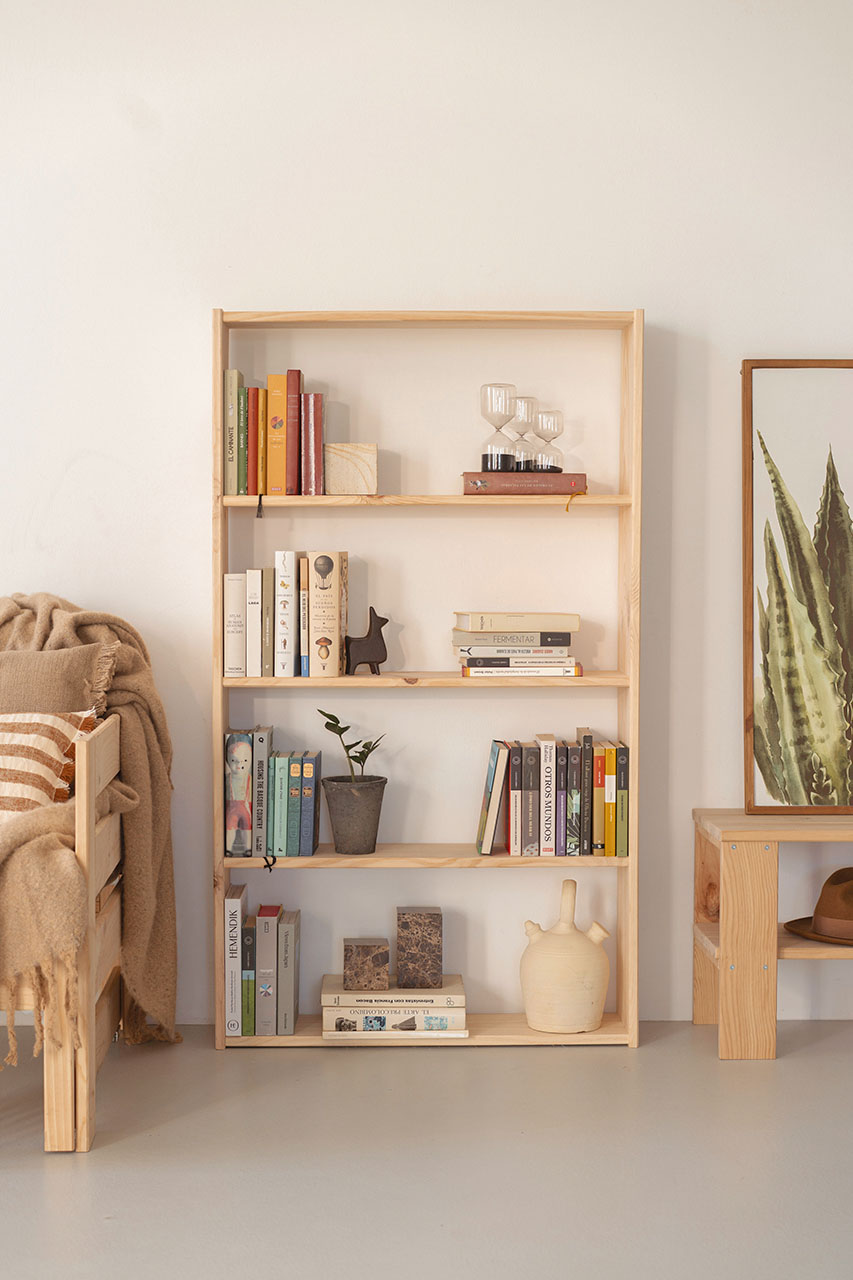 Imagen de ambiente 1 para:Estanter&iacute;as de madera natural